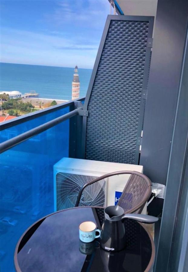 Orbi Twin Towers Aparthotel With Sea View Batoumi Extérieur photo