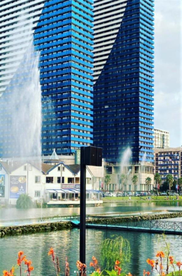 Orbi Twin Towers Aparthotel With Sea View Batoumi Extérieur photo