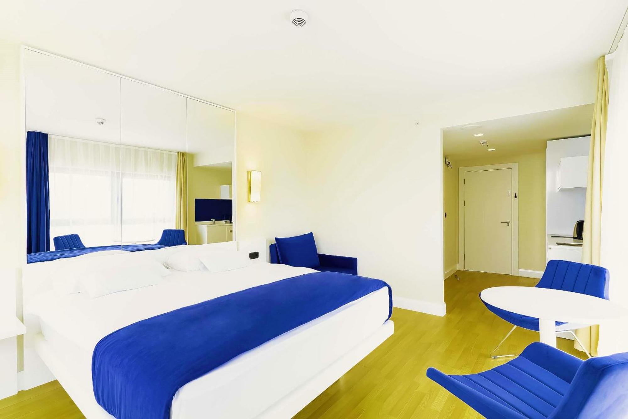 Orbi Twin Towers Aparthotel With Sea View Batoumi Extérieur photo
