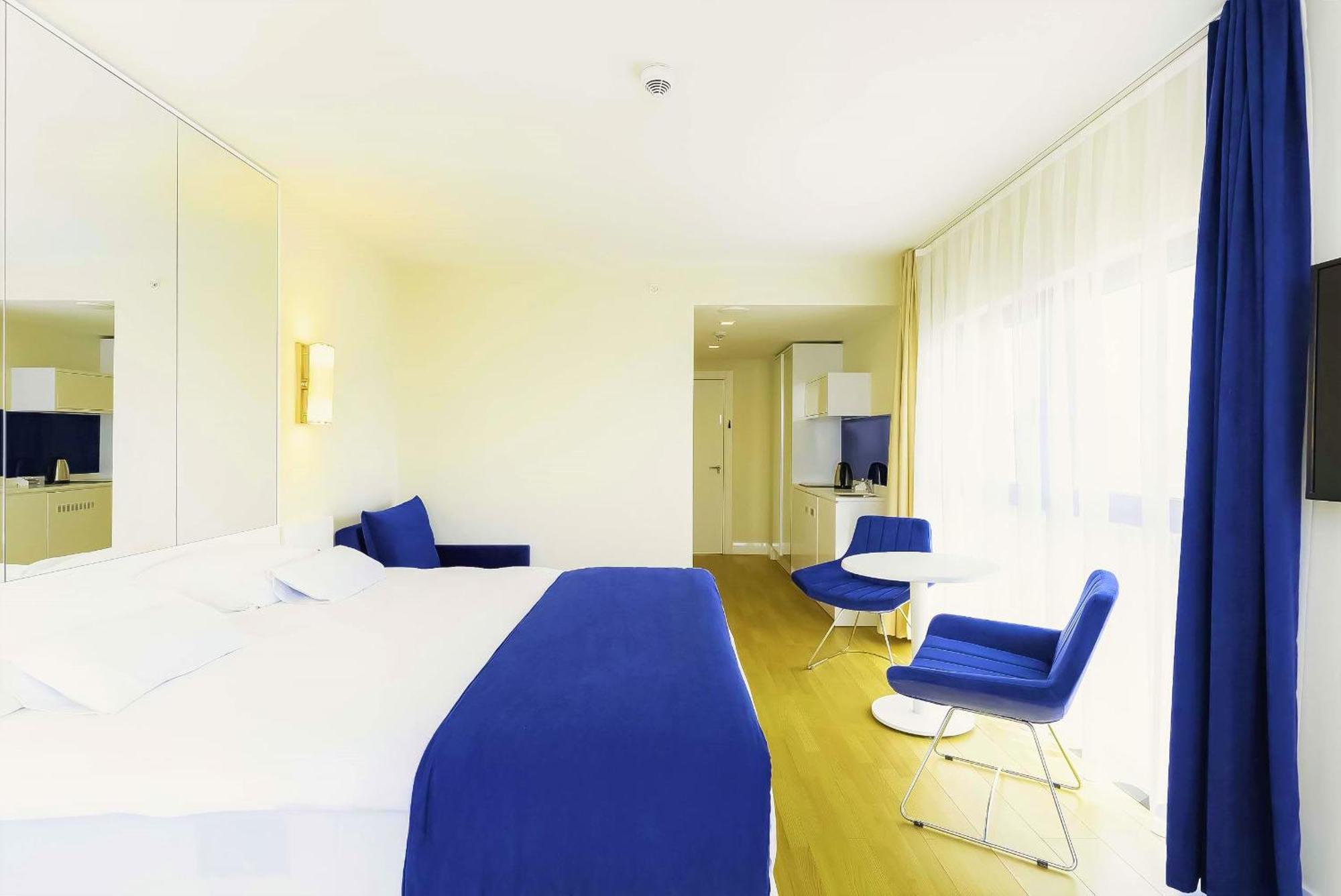 Orbi Twin Towers Aparthotel With Sea View Batoumi Extérieur photo