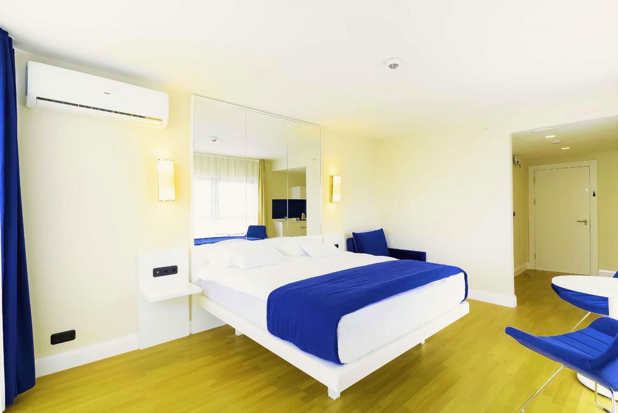 Orbi Twin Towers Aparthotel With Sea View Batoumi Extérieur photo