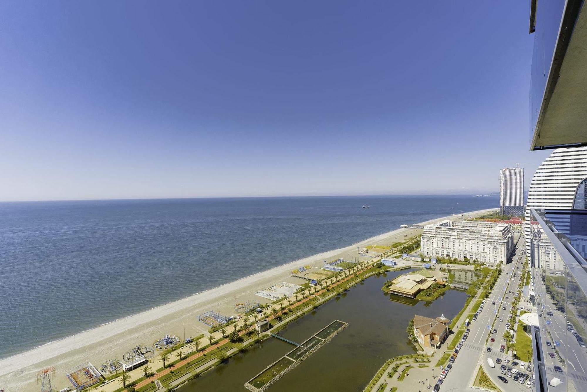 Orbi Twin Towers Aparthotel With Sea View Batoumi Extérieur photo