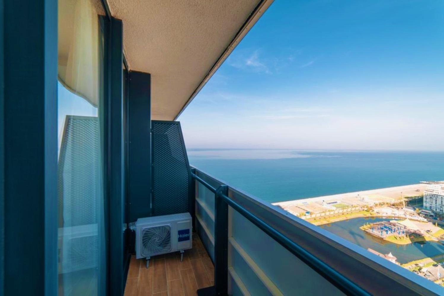 Orbi Twin Towers Aparthotel With Sea View Batoumi Extérieur photo